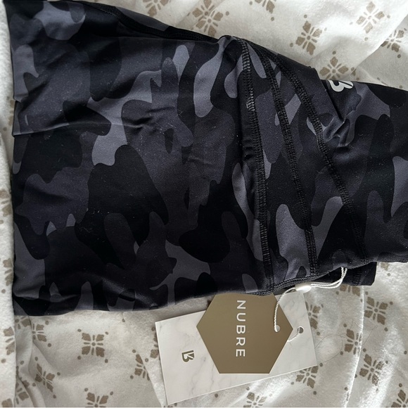 Off The Grid Buffbunny Black Camo - Picture 3 of 3